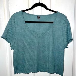 Plus Size Cropped Tee